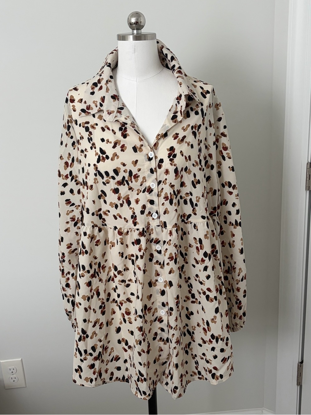 Womens Cream Button-Front Animal Print Blouse